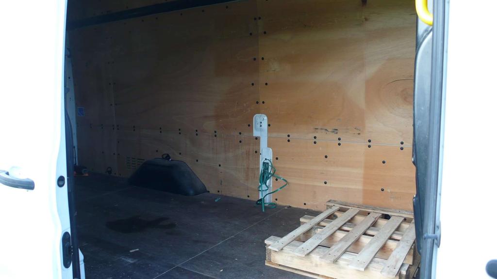 Ford Transit L4H3 - airco - 7850 euro + btw Garage Frank Mesure