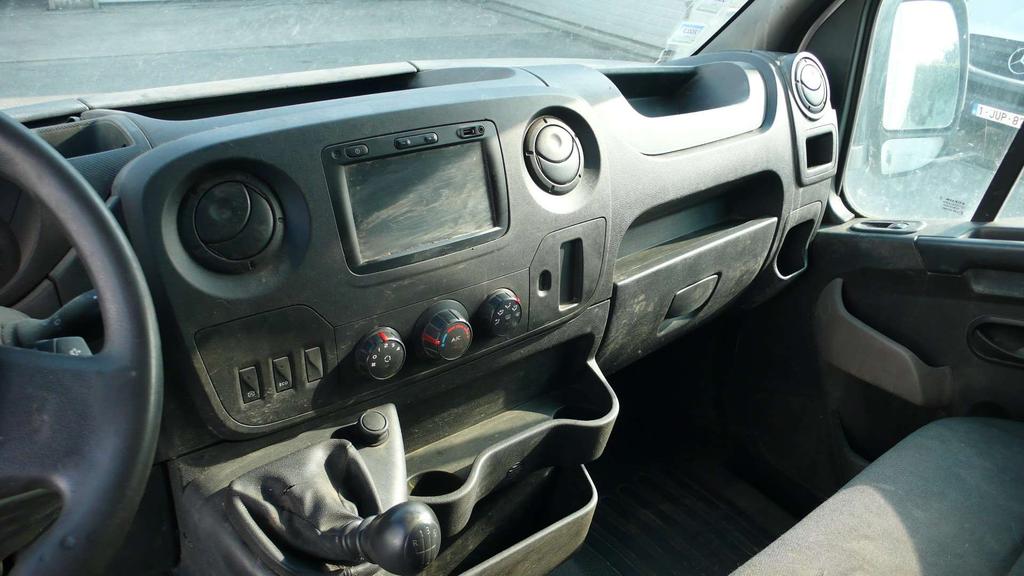 Renault Master koffer 4 M airco - navi - 3 zitpl - -12000euro+btw Garage Frank Mesure