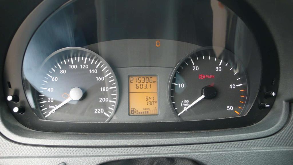 Mercedes-Benz Vito 116 CDI LANG  5 zitplaatsen     9700 euro gekeurd Garage Frank Mesure