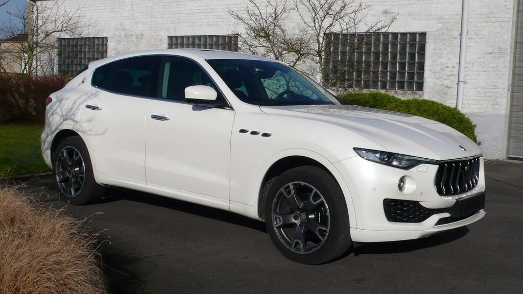 Maserati Levante AUTO- ACC- PANO DAK - 275 pk - 26500 euro+btw Garage Frank Mesure
