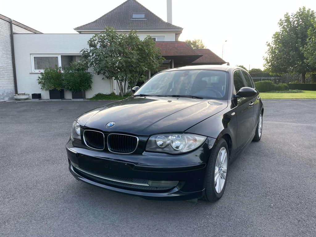 BMW 118 D - 5 deuren - airco - parkeerhulp Garage Frank Mesure