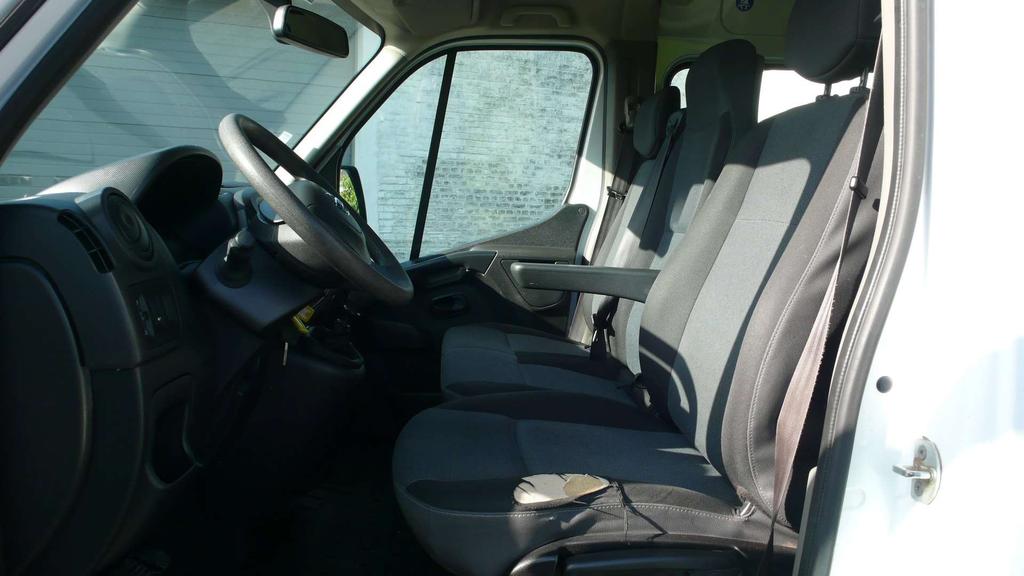 Nissan NV400 airco - cruise control - 47303 km - 14850 euro+btw Garage Frank Mesure