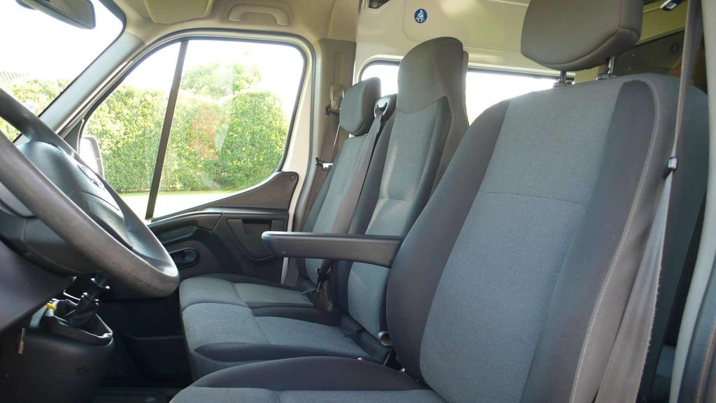Nissan NV400 airco - cruise control - 47303 km - 14850 euro+btw Garage Frank Mesure