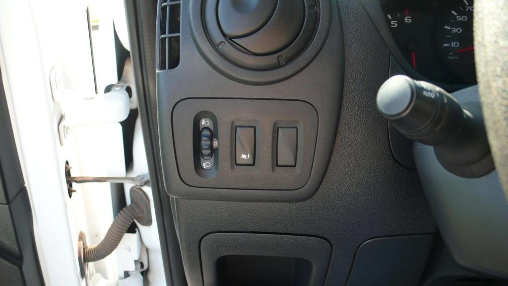 Nissan NV400 airco - cruise control - 47303 km - 14850 euro+btw Garage Frank Mesure