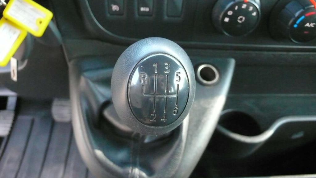 Nissan NV400 airco - cruise control - 47303 km - 14850 euro+btw Garage Frank Mesure