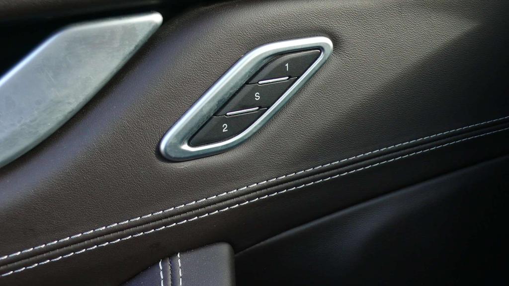 Maserati Levante AUTO- ACC- PANO DAK - 275 pk - 26.000 euro+btw Garage Frank Mesure