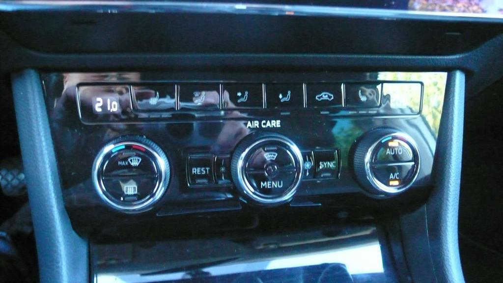 Skoda Superb VEEL OPTIES - 8750 euro + btw Garage Frank Mesure