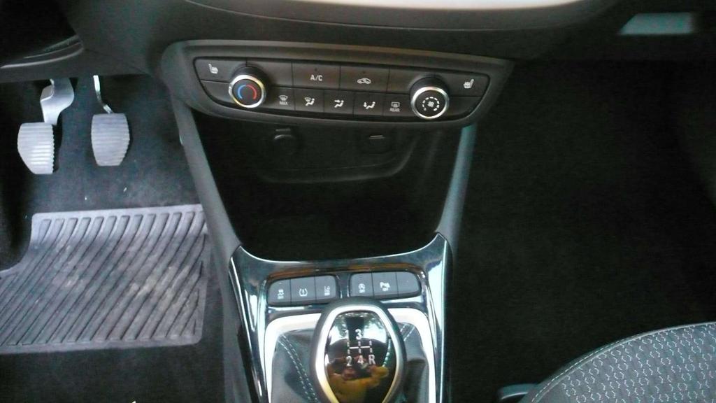 Opel Crossland 8300km-benzine-airco-cruise control nieuwe staat Garage Frank Mesure