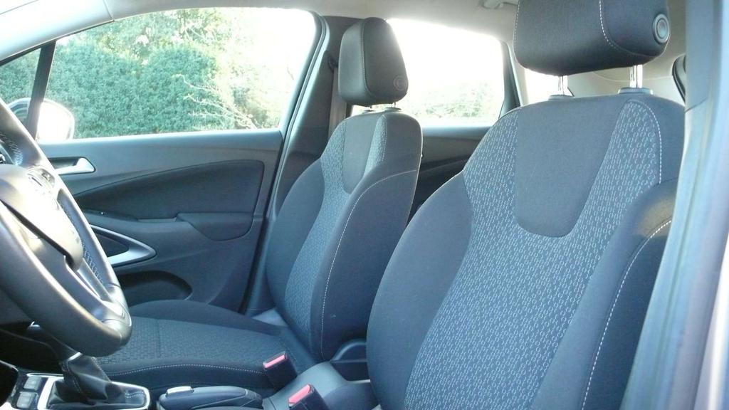 Opel Crossland 8300km-benzine-airco-cruise control nieuwe staat Garage Frank Mesure