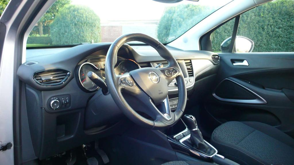 Opel Crossland 8300km-benzine-airco-cruise control nieuwe staat Garage Frank Mesure