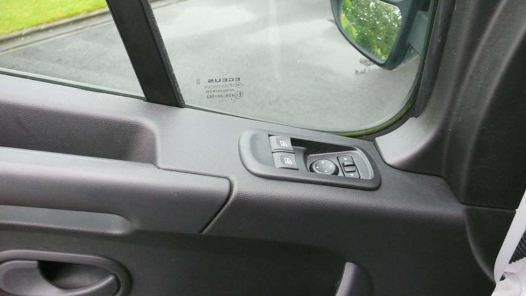 Renault Master L2H2 - 14028 km - als nieuw - 24700 euro+btw Garage Frank Mesure