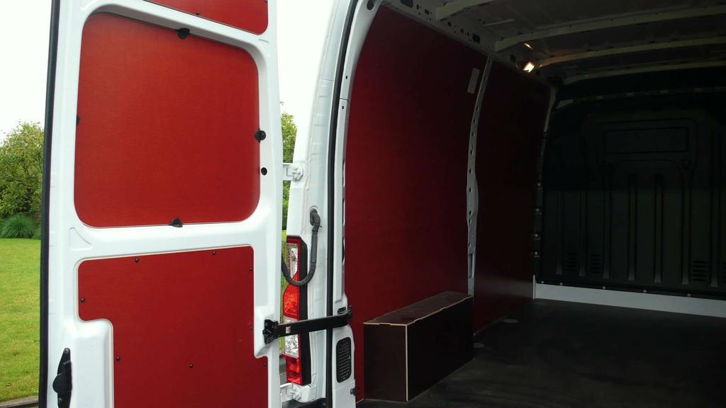 Renault Master L2H2 - 14028 km - als nieuw - 24700 euro+btw Garage Frank Mesure