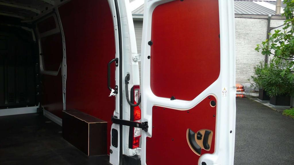 Renault Master L2H2 - 14028 km - als nieuw - 24700 euro+btw Garage Frank Mesure