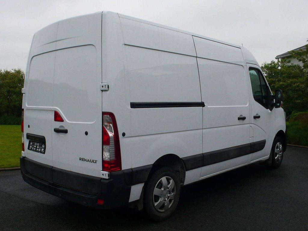 Renault Master L2H2 - 14028 km - als nieuw - 24700 euro+btw Garage Frank Mesure