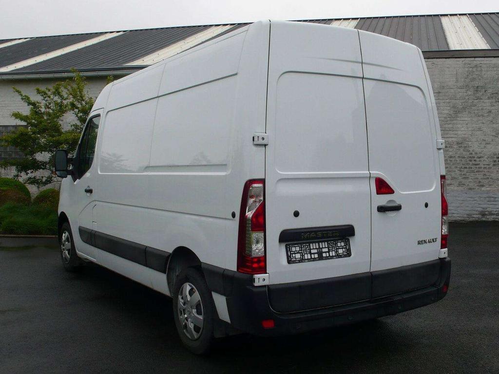 Renault Master L2H2 - 14028 km - als nieuw - 24700 euro+btw Garage Frank Mesure