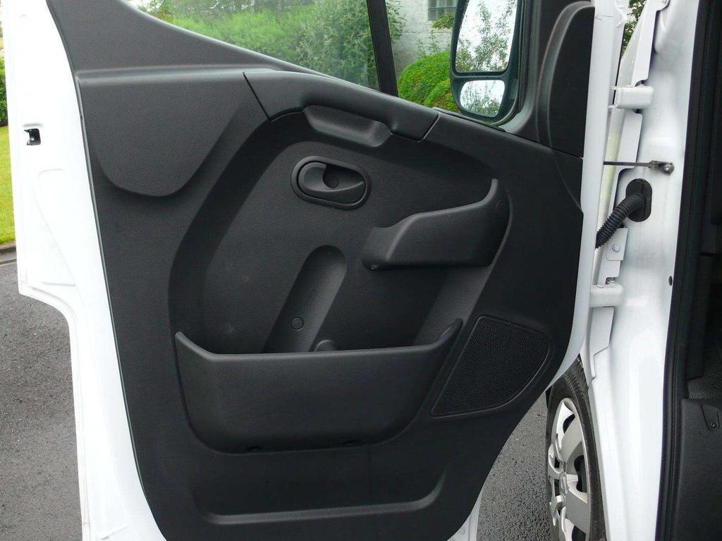Renault Master L2H2 - 14028 km - als nieuw - 24700 euro+btw Garage Frank Mesure
