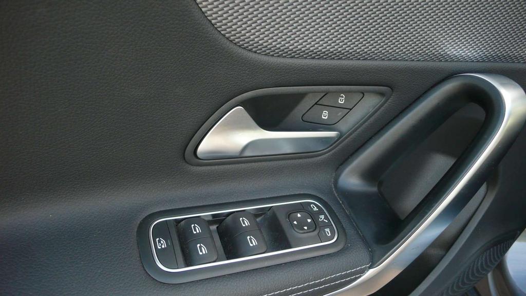 Mercedes-Benz A 180 benzine - auto - navi - 47.000km - 20.700 euro Garage Frank Mesure