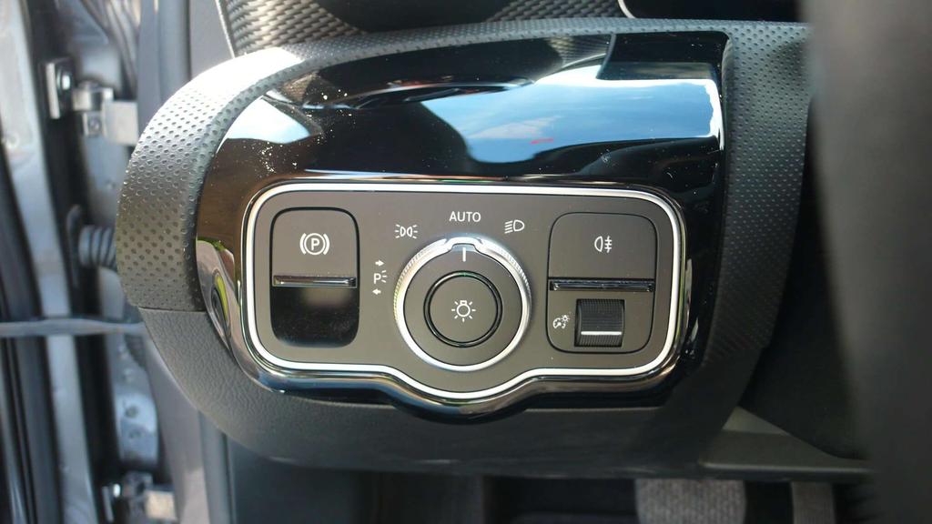 Mercedes-Benz A 180 benzine - auto - navi - 47.000km - 20.700 euro Garage Frank Mesure