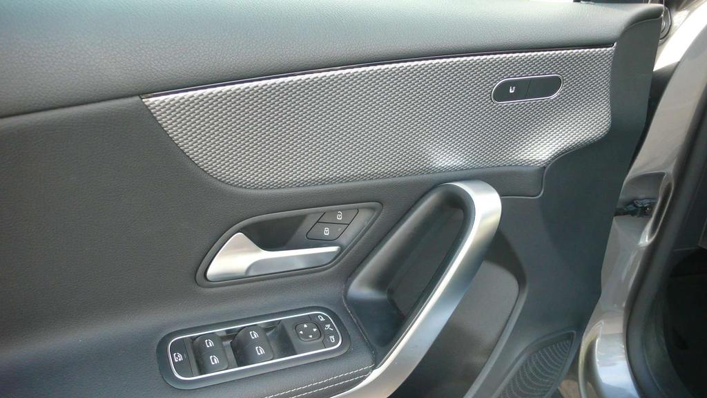 Mercedes-Benz A 180 benzine - auto - navi - 47.000km - 20.700 euro Garage Frank Mesure
