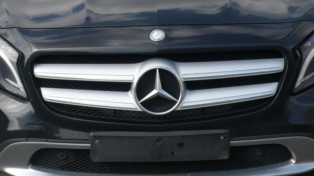 Mercedes-Benz GLA 200 D - top staat - exportprijs 9950 euro Garage Frank Mesure