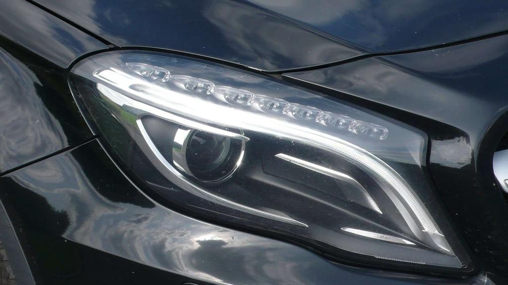 Mercedes-Benz GLA 200 D - top staat - exportprijs 9950 euro Garage Frank Mesure