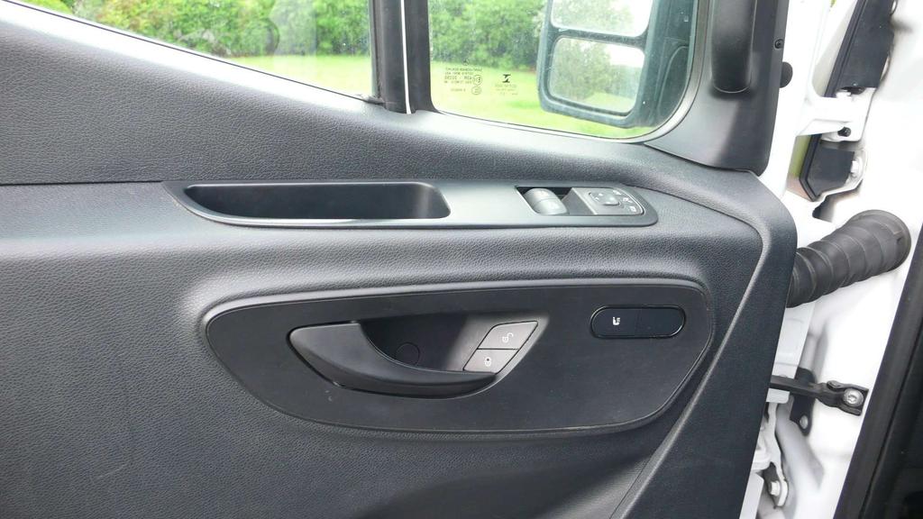 Mercedes-Benz Sprinter 317 CDI - L3H2 - trekhaak 3.5 ton - 29900 euro+btw Garage Frank Mesure