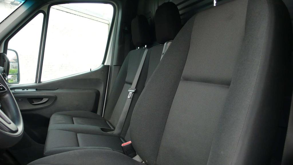 Mercedes-Benz Sprinter 317 CDI - L3H2 - trekhaak 3.5 ton - 29900 euro+btw Garage Frank Mesure