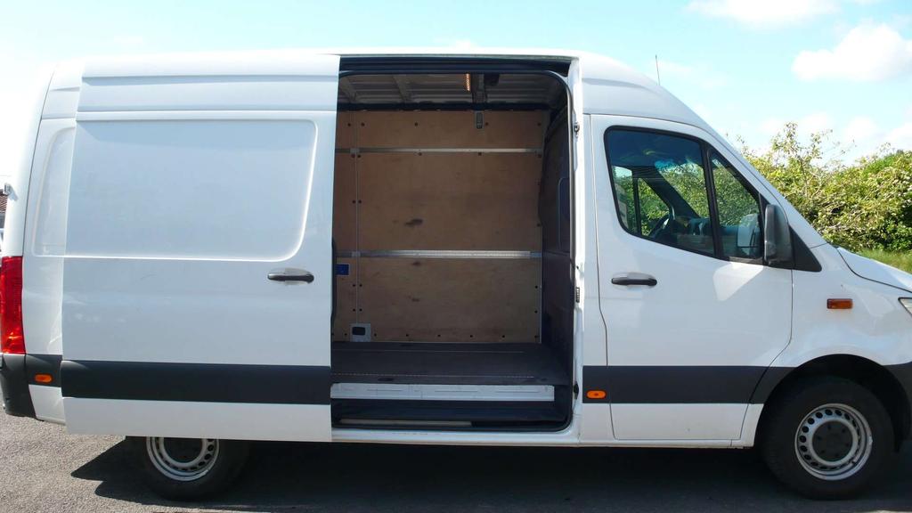 Mercedes-Benz Sprinter 317 CDI - L2H2 - MBUX - 82000 km - 25400 + btw Garage Frank Mesure