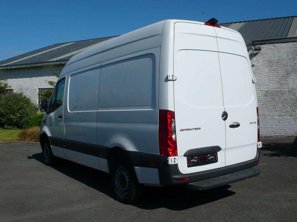 Mercedes-Benz Sprinter 317 CDI - L2H2 - 63000km - 29.250 euro +btw Garage Frank Mesure