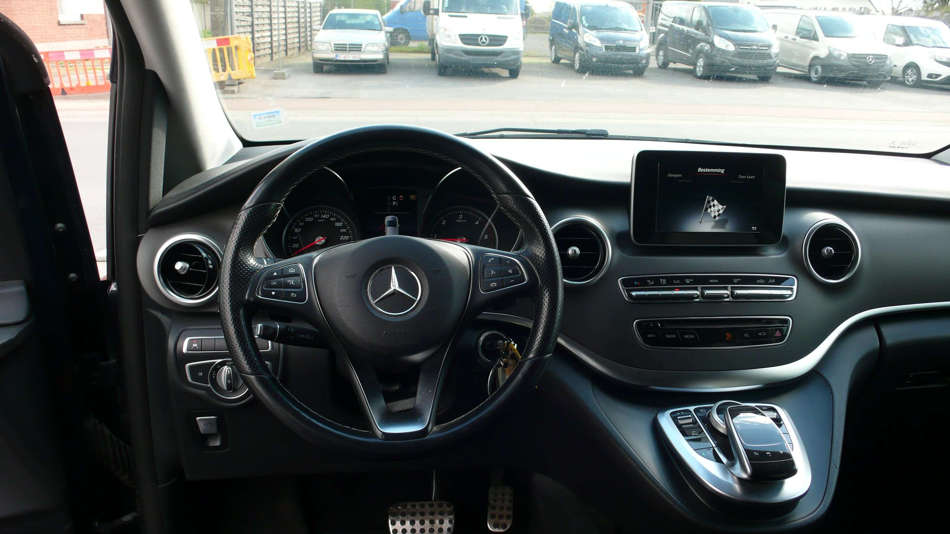 Mercedes-Benz V 250 d LICHT VRACHT  5 ZITPLAATSEN  27700 EURO NETTO Garage Frank Mesure