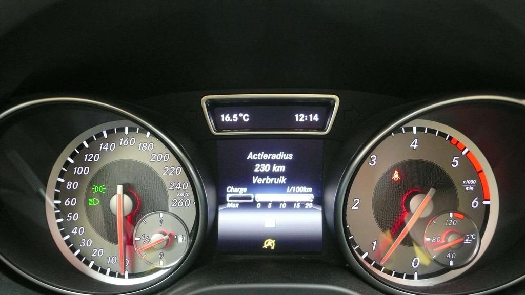 Mercedes-Benz GLA 200 D - top staat - exportprijs 9950 euro Garage Frank Mesure