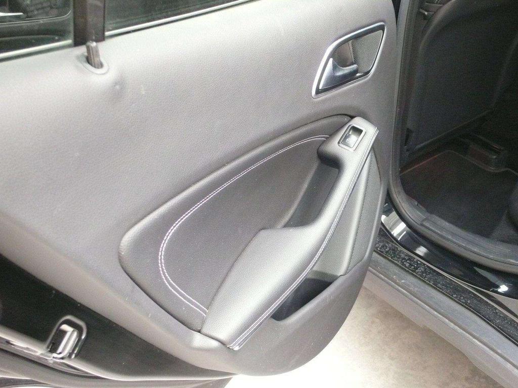Mercedes-Benz GLA 200 D - top staat - exportprijs 9950 euro Garage Frank Mesure