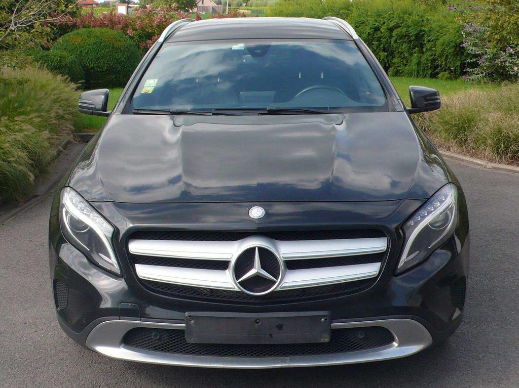 Mercedes-Benz GLA 200 D - top staat - exportprijs 9950 euro Garage Frank Mesure