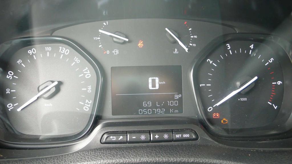 Citroen Jumpy L3H1 2.0D 50000km  navi airco 145 PK   20800 netto Garage Frank Mesure