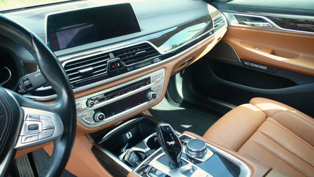 BMW 730 D - open dak - ACC - head-up display - MOOIE STAAT Garage Frank Mesure