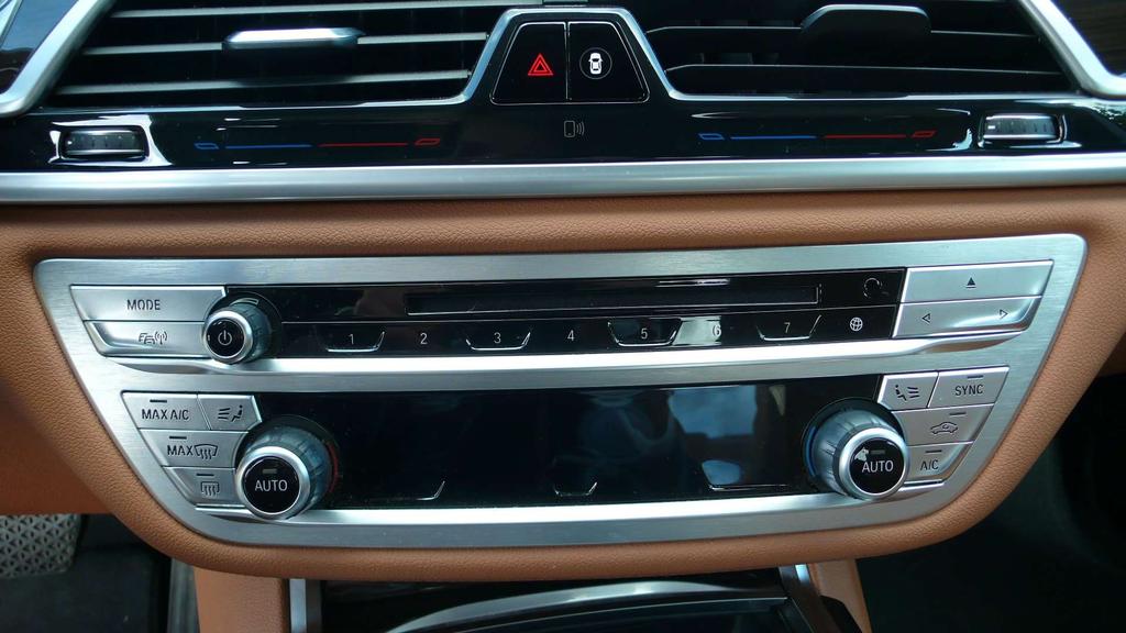 BMW 730 D - open dak - ACC - head-up display - MOOIE STAAT Garage Frank Mesure