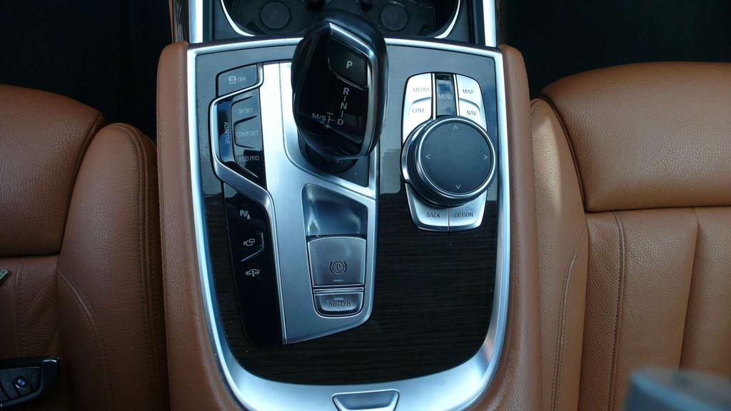 BMW 730 D - open dak - ACC - head-up display - MOOIE STAAT Garage Frank Mesure
