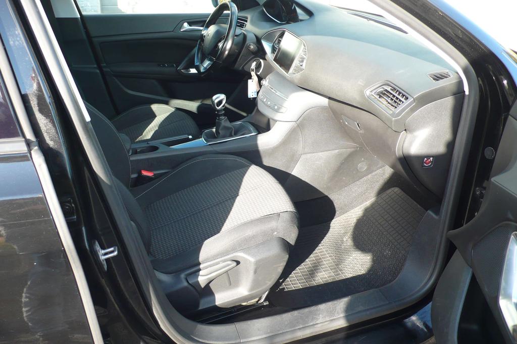 Peugeot 308 SW - navi - airco - 4800 netto export + btw Garage Frank Mesure
