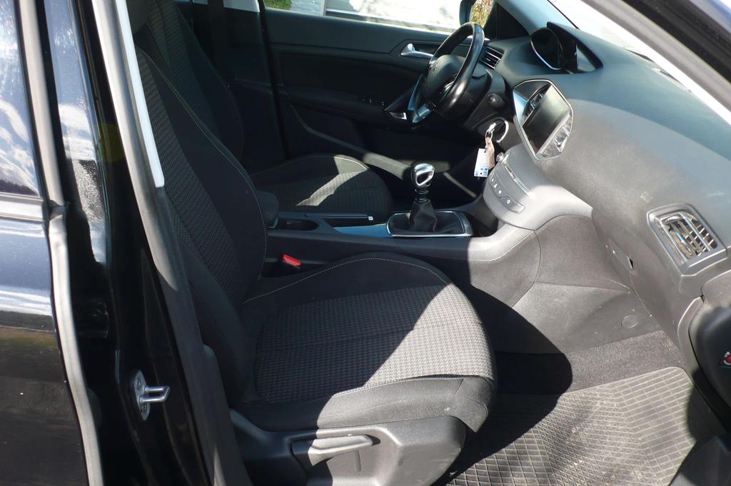 Peugeot 308 SW - navi - airco - 4800 netto export + btw Garage Frank Mesure