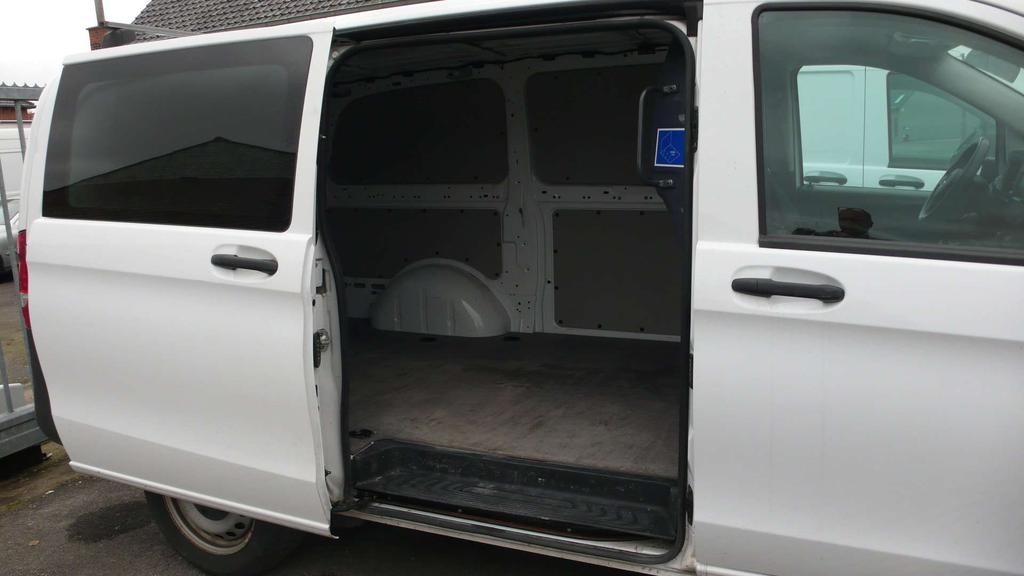 Mercedes-Benz Vito 114 CDI - lang - BLACK WEEK OFFER: 14850 euro +btw Garage Frank Mesure