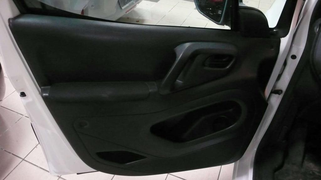 Citroen Berlingo airco - 3 zitpl. - prijs handelaar 4750 euro Garage Frank Mesure