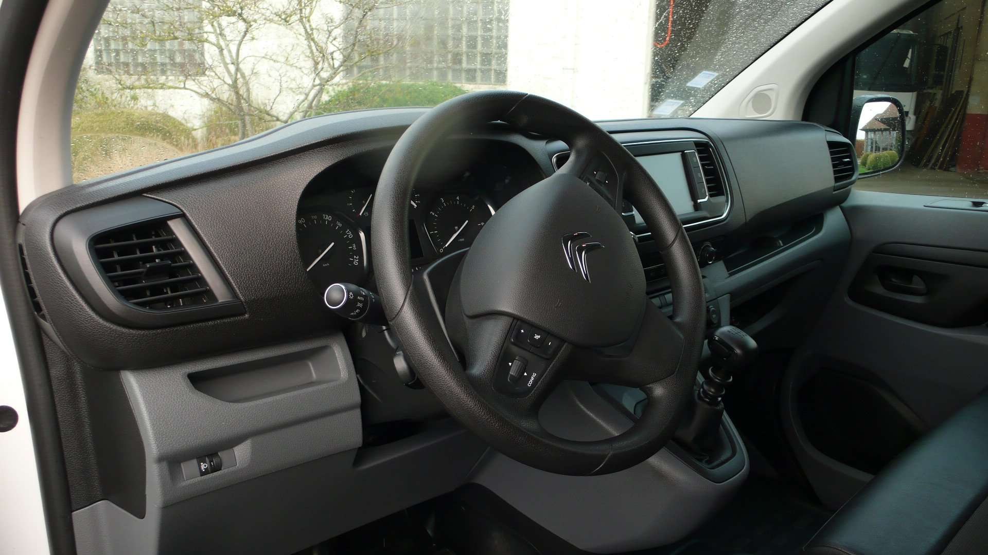 Citroen Jumpy navi - airco - CC - 69500 km - 17800 euro+ Garage Frank Mesure