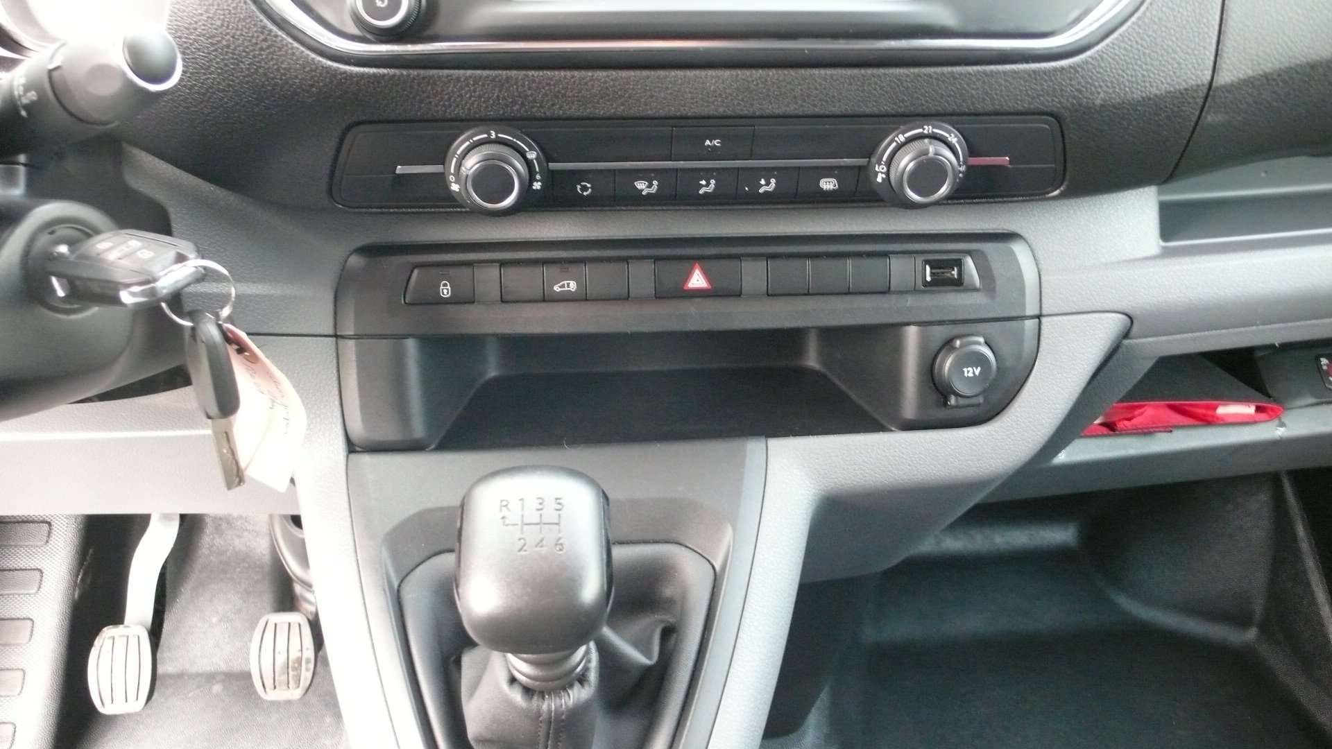 Citroen Jumpy navi - airco - CC - 69500 km - 17800 euro+ Garage Frank Mesure