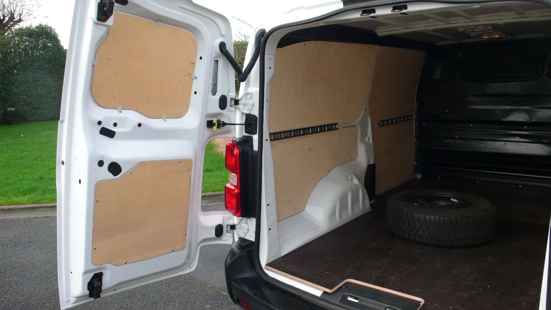 Citroen Jumpy navi - airco - CC - 69500 km - 17800 euro+ Garage Frank Mesure