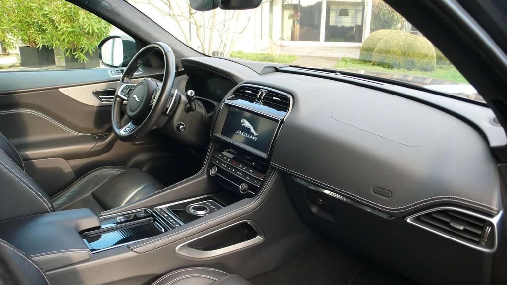 Jaguar F-Pace 2.0 D - AWD - airsport - veel opties - 21800 euro Garage Frank Mesure
