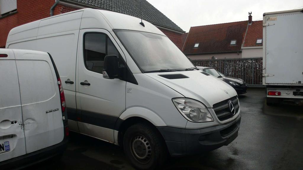 Mercedes-Benz Sprinter L2H2    motorschade Garage Frank Mesure