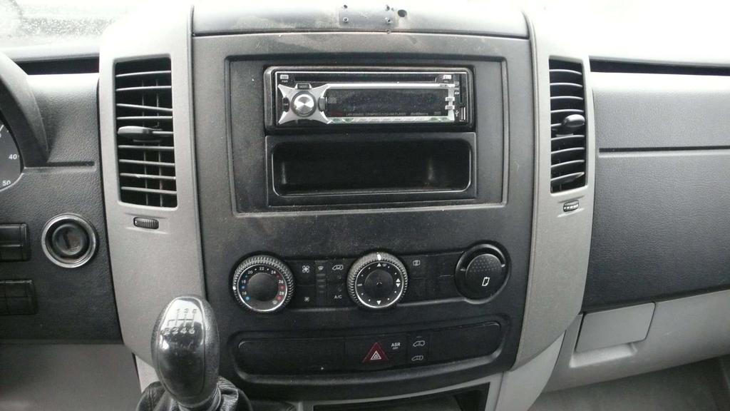 Mercedes-Benz Sprinter L2H2    motorschade Garage Frank Mesure