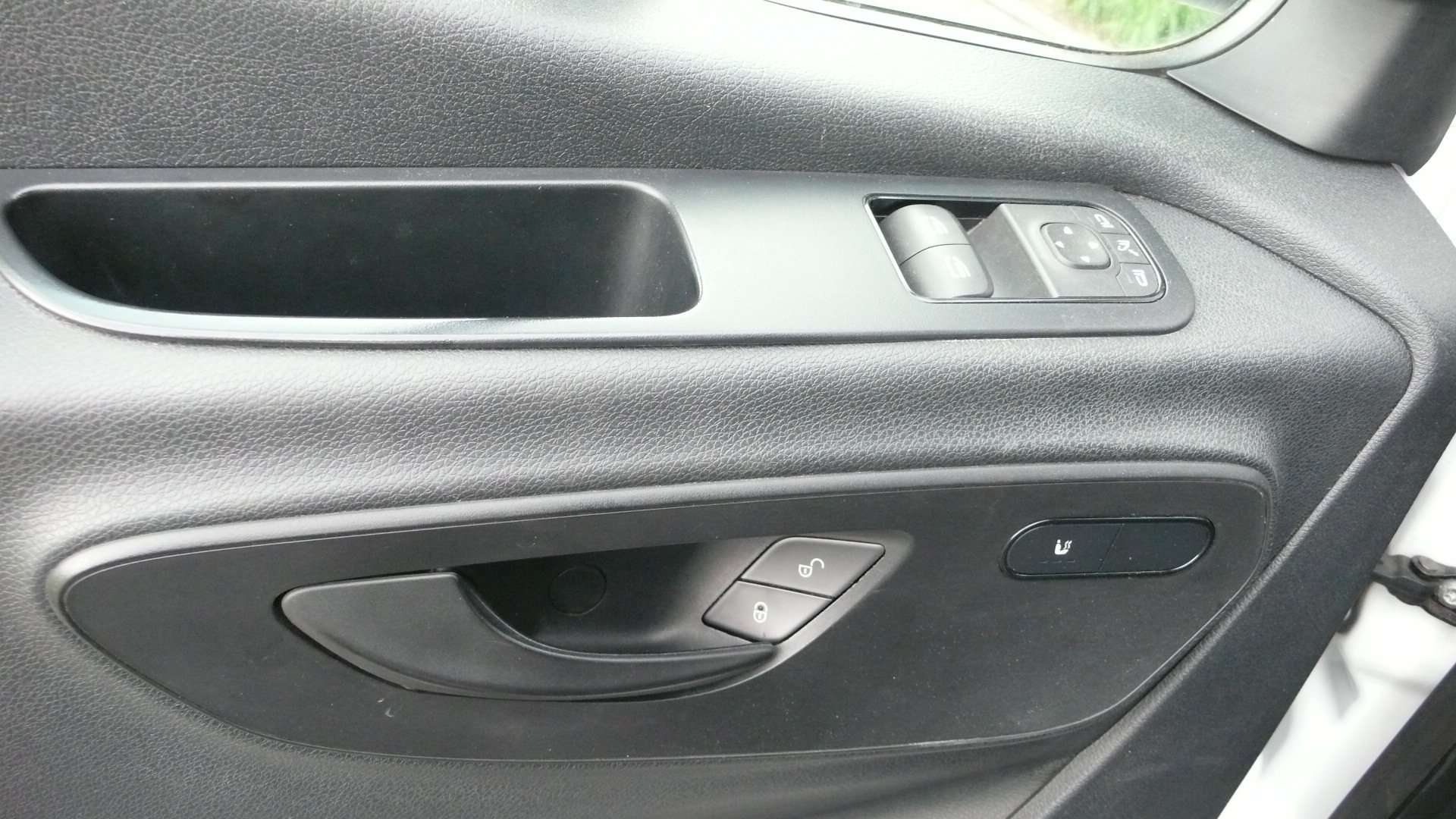Mercedes-Benz Sprinter 317 CDI - L3H2 - trekhaak 3.5 ton - 30250 euro+btw Garage Frank Mesure