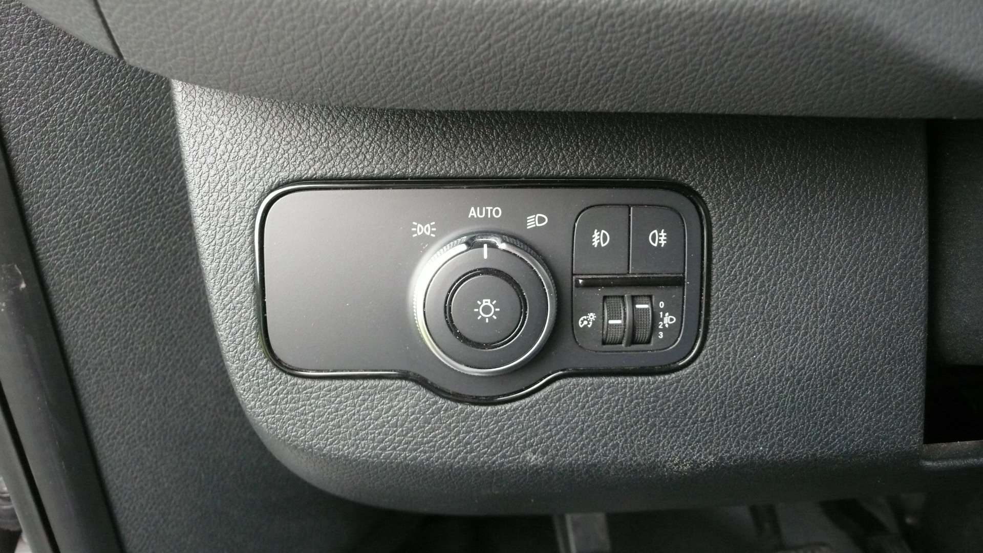 Mercedes-Benz Sprinter 317 CDI - L3H2 - trekhaak 3.5 ton - 30250 euro+btw Garage Frank Mesure