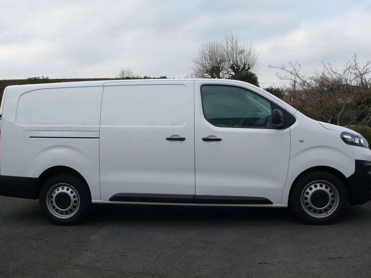 Opel Vivaro L3 D - 79.700km - 16200 euro + btw Garage Frank Mesure